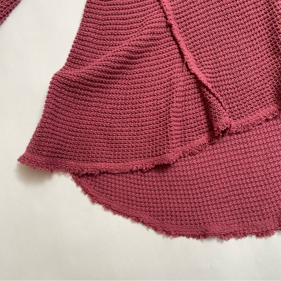 FREE PEOPLE “Moonshine” cold shoulder sweater in maroon - Picture 4 of 6